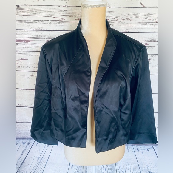 Women’s Size 20W Shrug Jacket Dressbarn Black Open Front 3/4 Sleeves Silky Soft - Picture 2 of 11